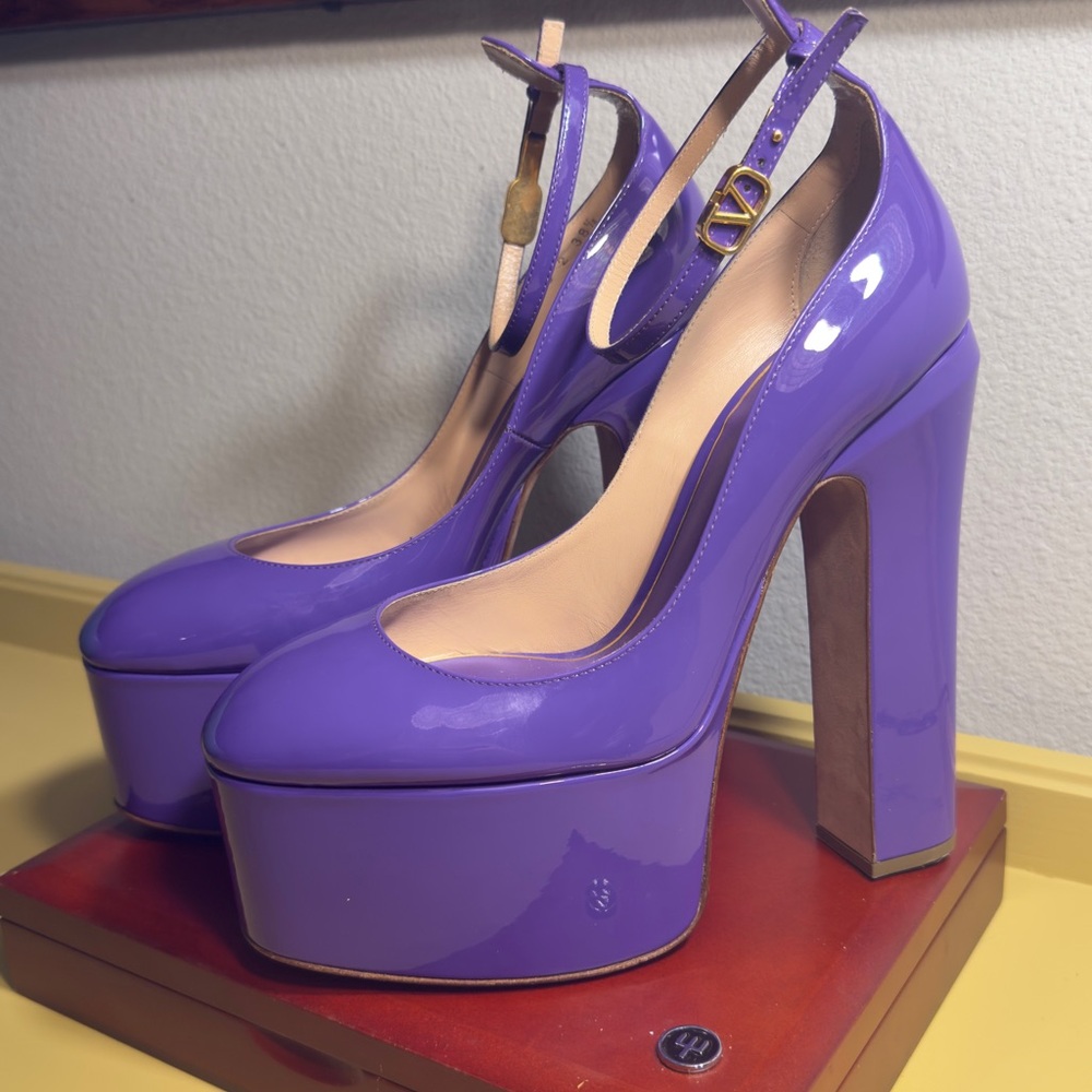 Valentino Garavani Go-155 Violet Pump - Picture 3 of 14
